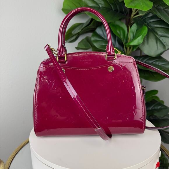💎✨Authentic  Louis Vuitton Vernis Brea PM NM Magenta - Picture 1 of 8